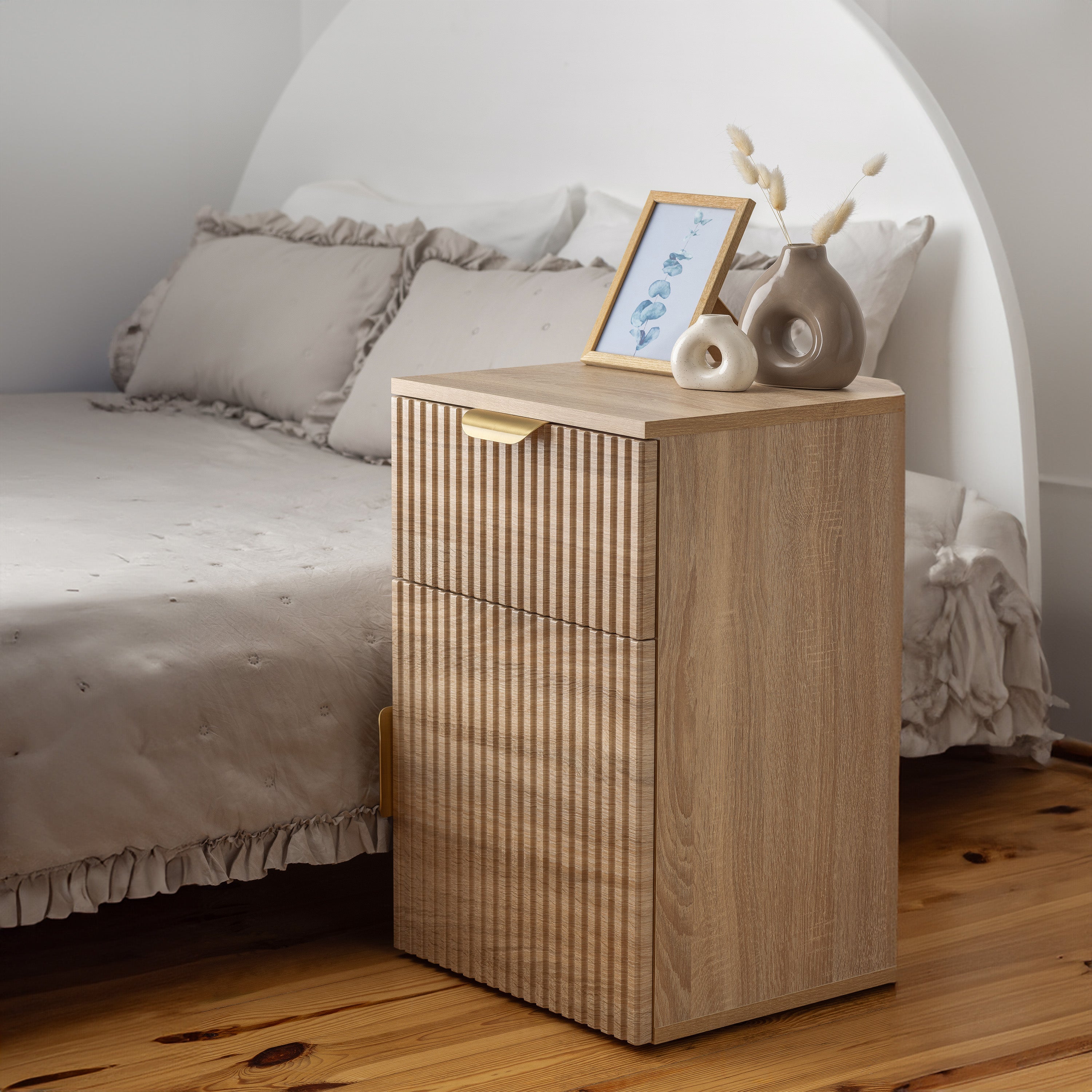 PORTO BEDSIDE TABLE - NATURAL OAK - FLUTED - PULL BRASS