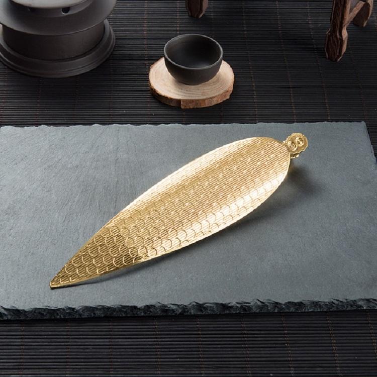 Large Sandalwood Incense Sticks with Leaf Ornaments - Gold